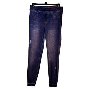 Spanx Pull On Jeans Size Medium 6/8 Distressing‎ and Frayed Cuffs